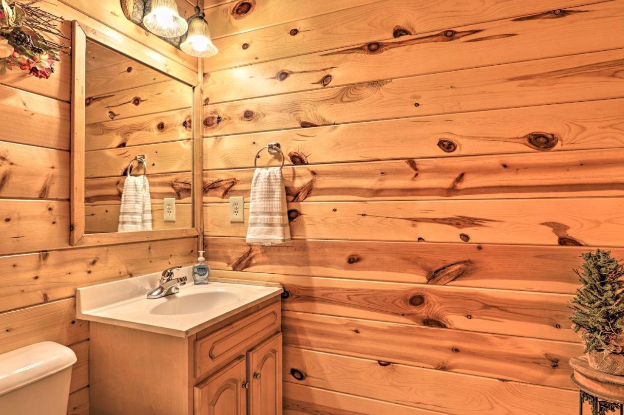 Pigeon Forge Cabin With Games, 1 Mi To Parkway! 외부 사진