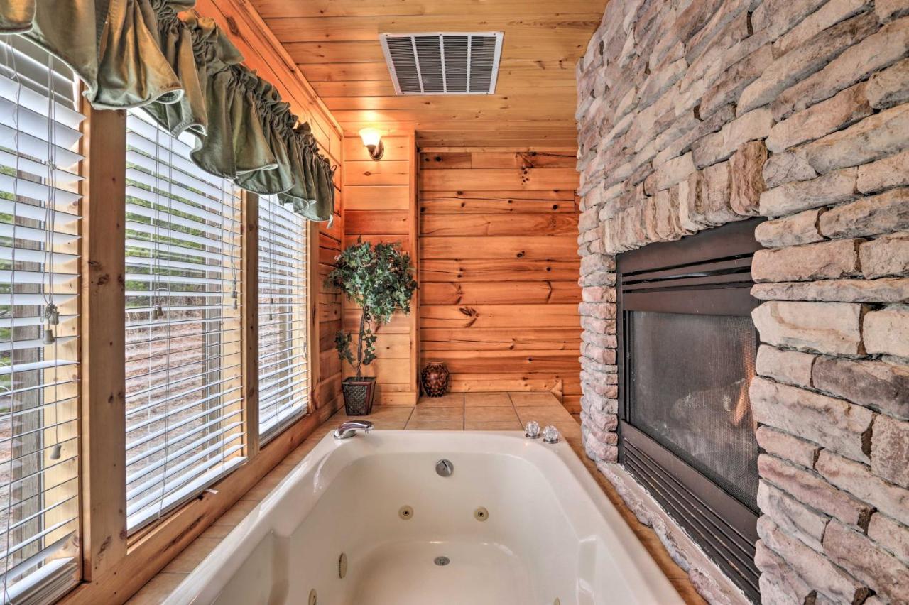Pigeon Forge Cabin With Games, 1 Mi To Parkway! 외부 사진